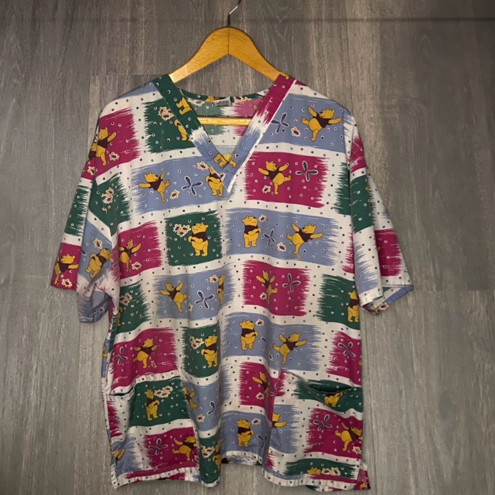 Vintage Disney Winnie the Pooh Scrub Top XL Colorful Print
